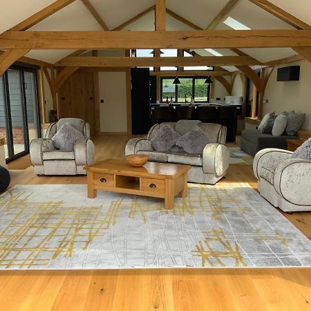 Little Oak Lodge ヘイルシャム エクステリア 写真