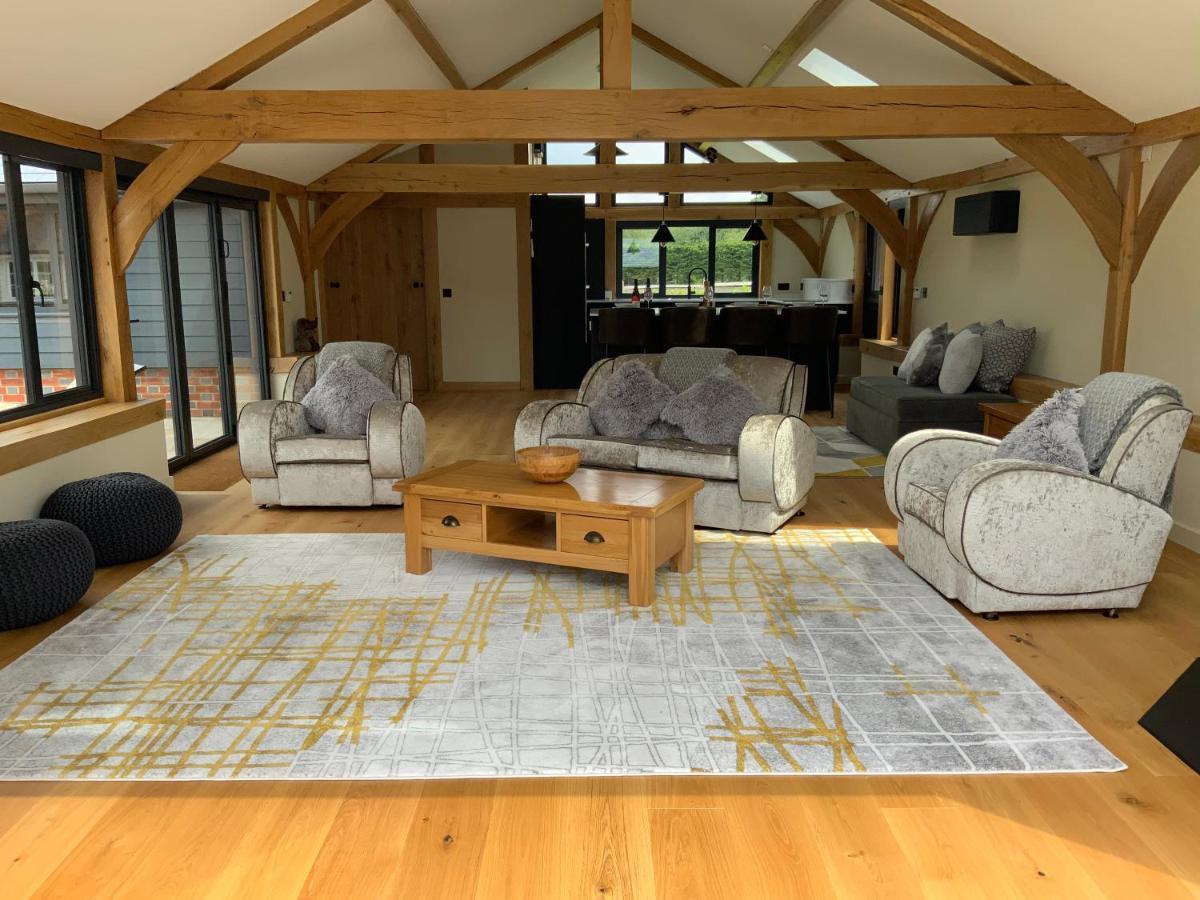 Little Oak Lodge ヘイルシャム エクステリア 写真